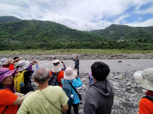 走讀高雄水路文學，閱聽原鄉野韻：觸摸約翰．湯姆生的記憶風景