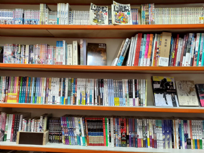 【旗山】山豬窩書店：一家賣台灣漫畫的獨立書店，常常被誤會是租書店